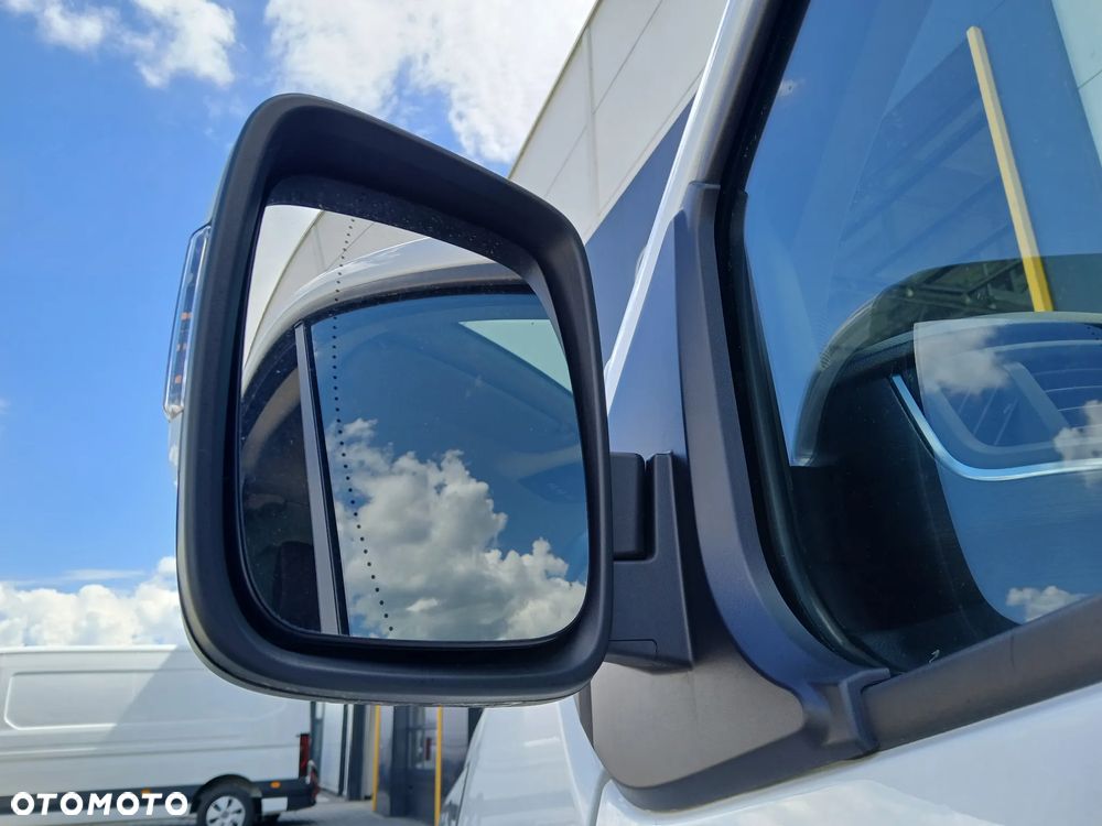 Renault Trafic 2.0 dCi - 27