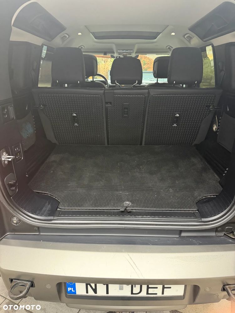 Land Rover Defender 110 D300 X-Dynamic SE - 18