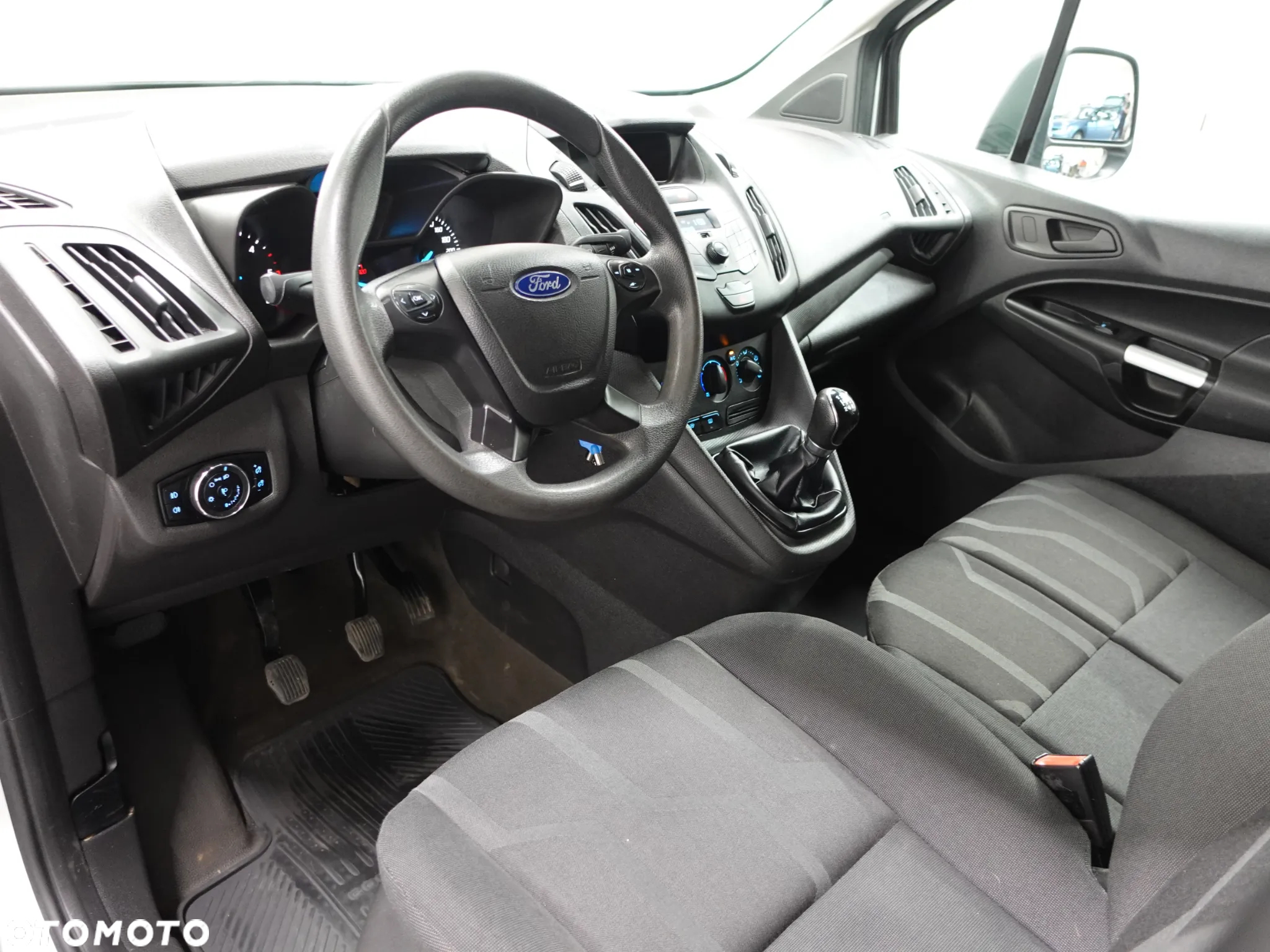 Ford Transit Connect - 21