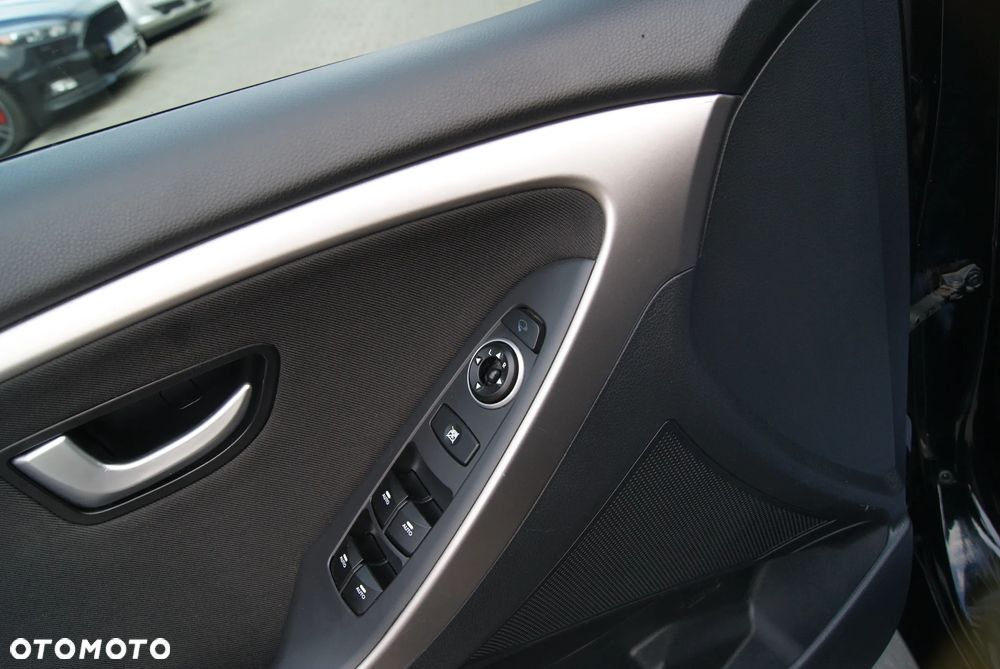 Hyundai i30 1.6 Fifa World Cup Edition - 22