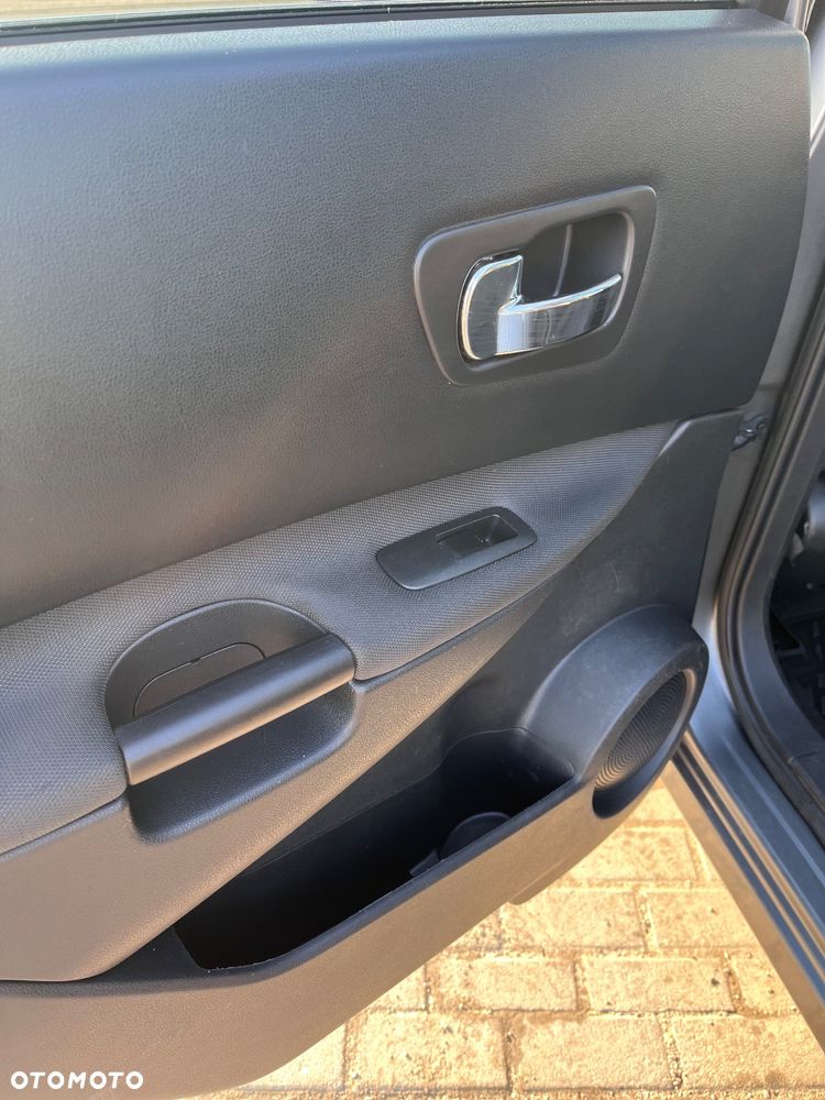 Nissan Qashqai+2 - 22