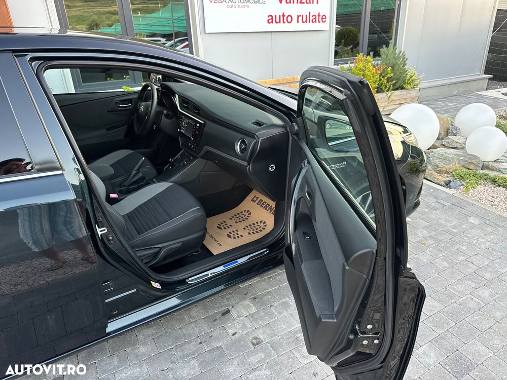 Toyota Auris 1.8 L VVT-i Hybrid Sol - 28