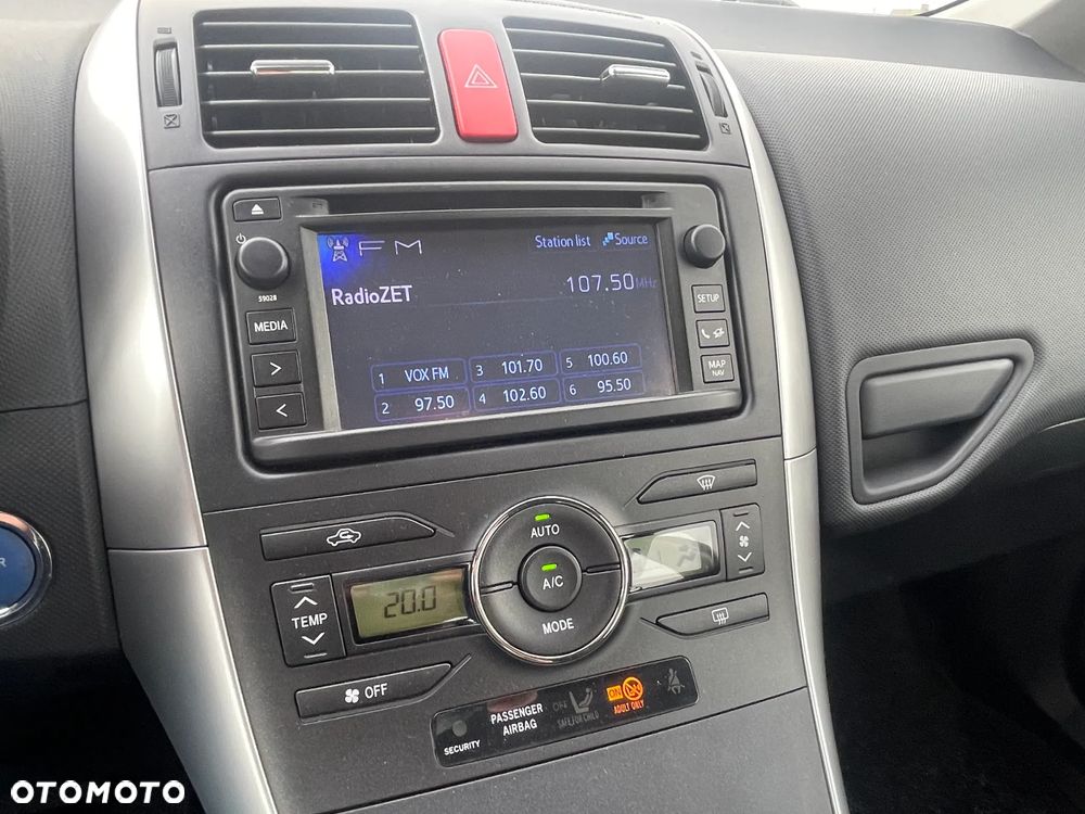 Toyota Auris 1.8 VVT-i Automatik Executive - 31