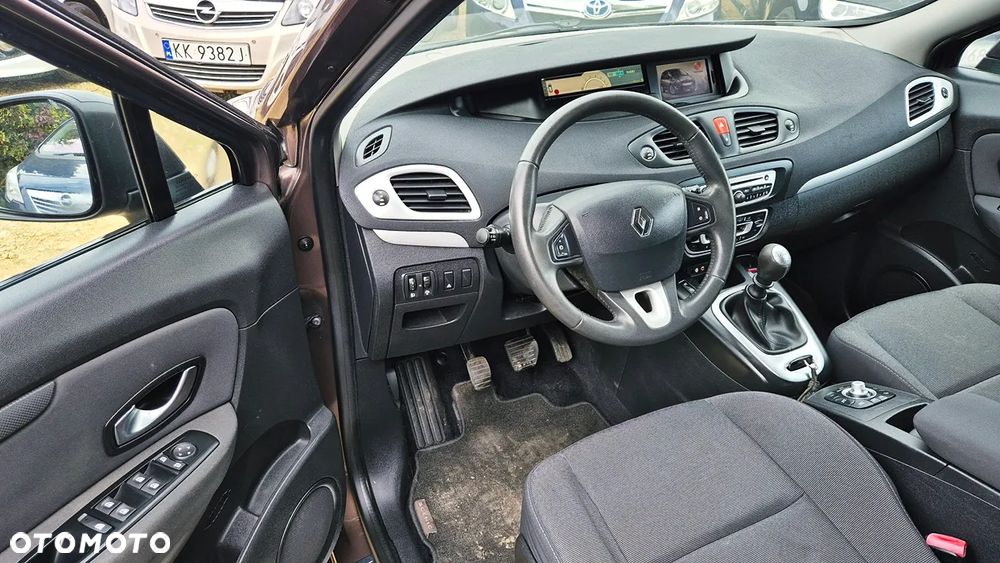 Renault Scenic 1.6 16V 110 TomTom Edition - 32