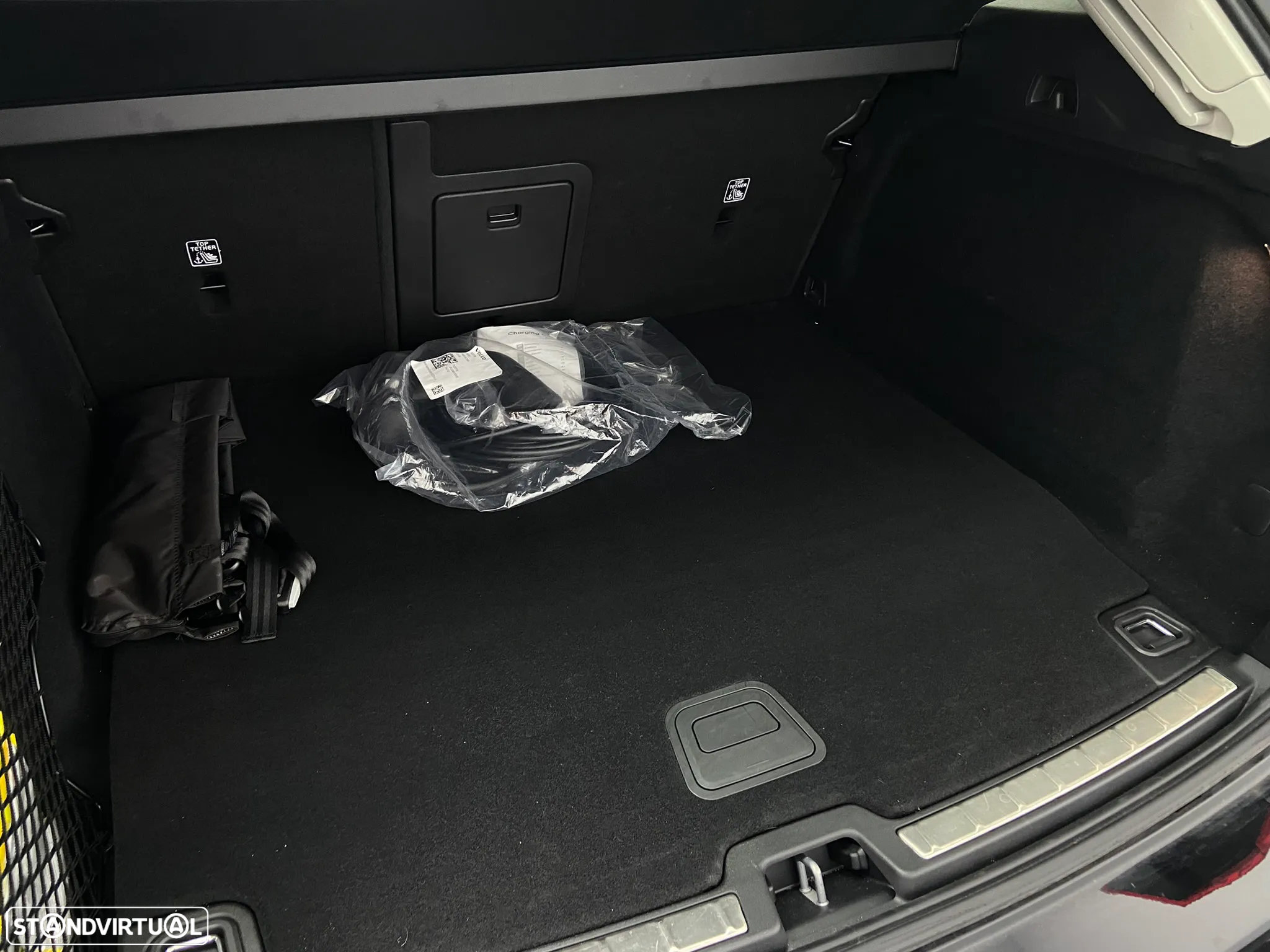 Volvo XC 60 2.0 T6 PHEV Plus Dark AWD - 11