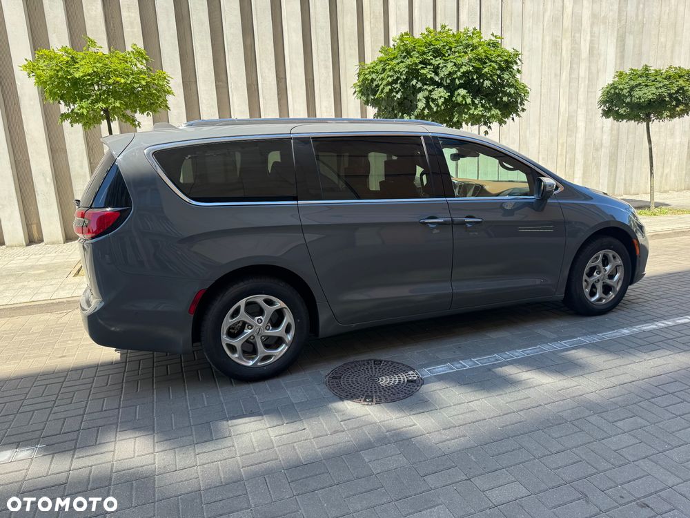 Chrysler Pacifica - 12