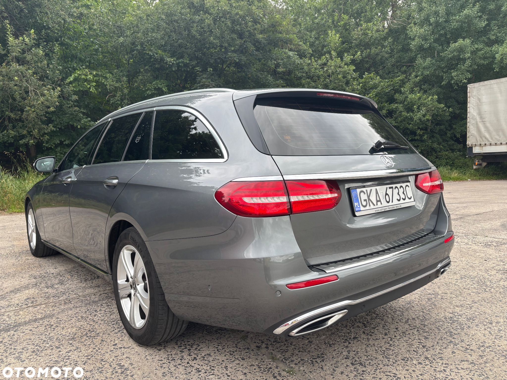 Mercedes-Benz Klasa E 220 d 4Matic T 9G-TRONIC Avantgarde - 4