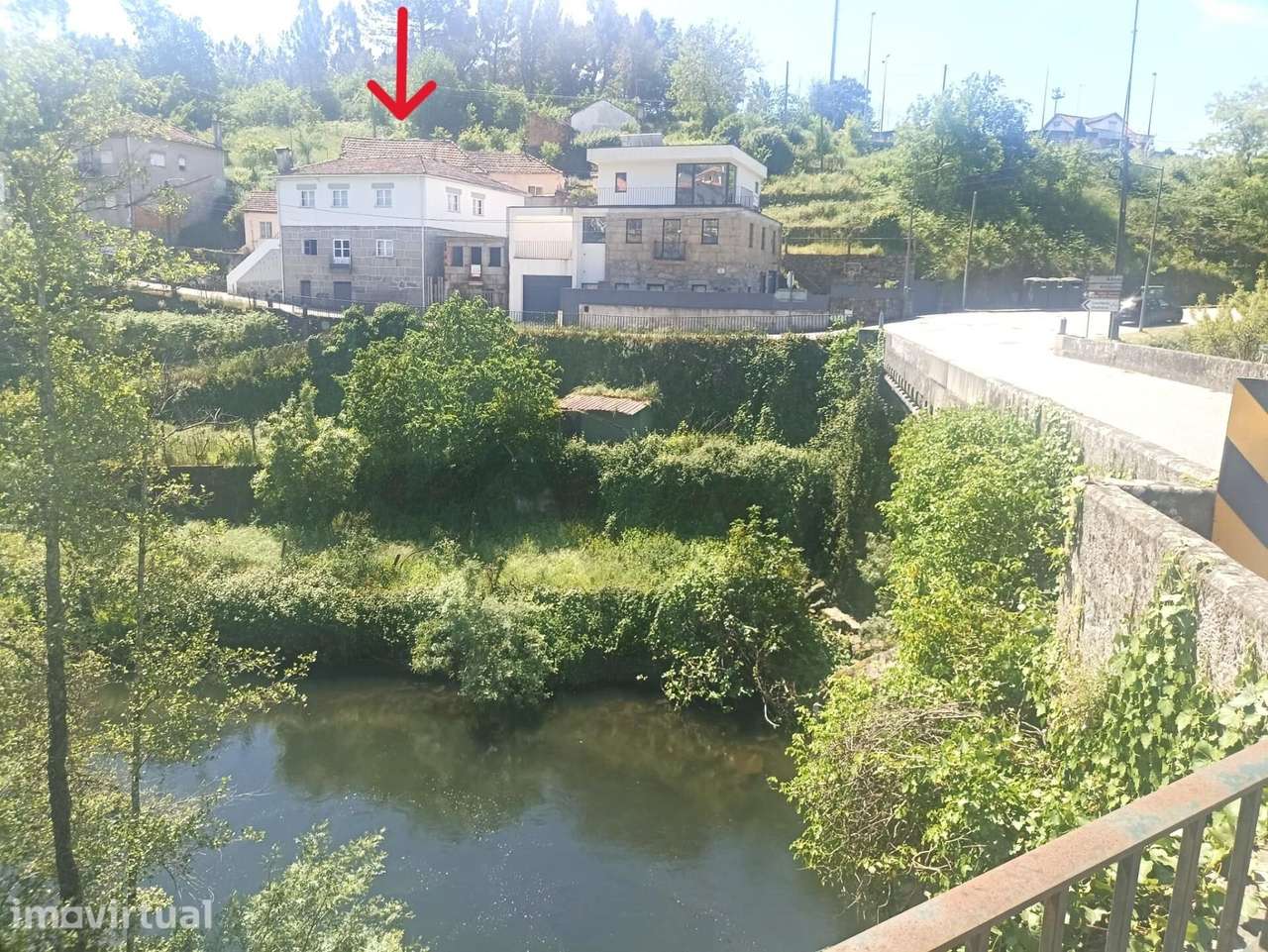 Venda! Apartamento com 3 quartos, de R/C, em moradia, com vistas de ri - Grande imagem: 2/18