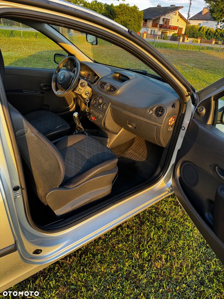 Renault Clio 1.2 16V Dynamique - 9