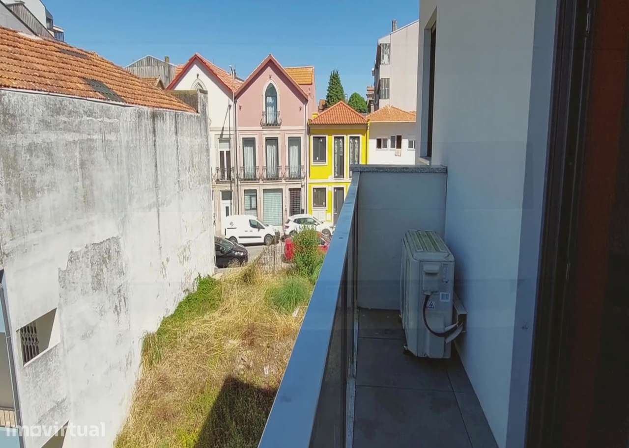 Apartamento T0 com varanda e ar condicionado - Grande imagem: 2/10