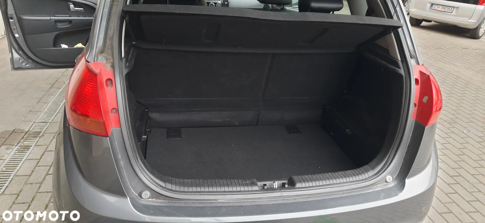Kia Venga - 10