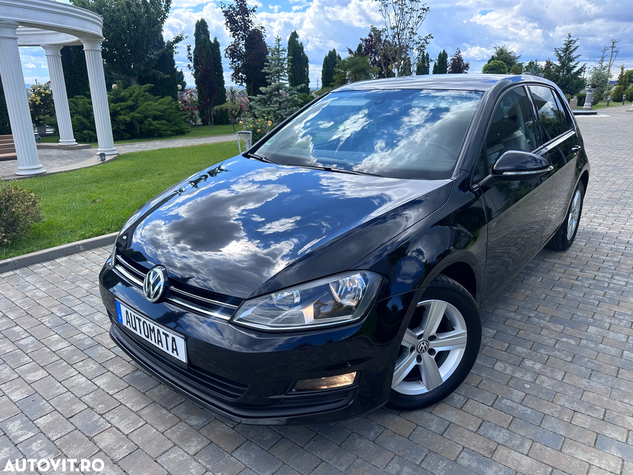 Volkswagen Golf 1.2 TSI BlueMotion Technology DSG Comfortline - 2