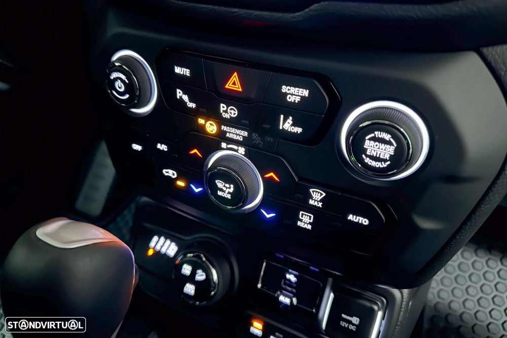 Jeep Renegade 1.3 T-GDI 4xe PLUG-IN Hybrid Auto Limited - 34