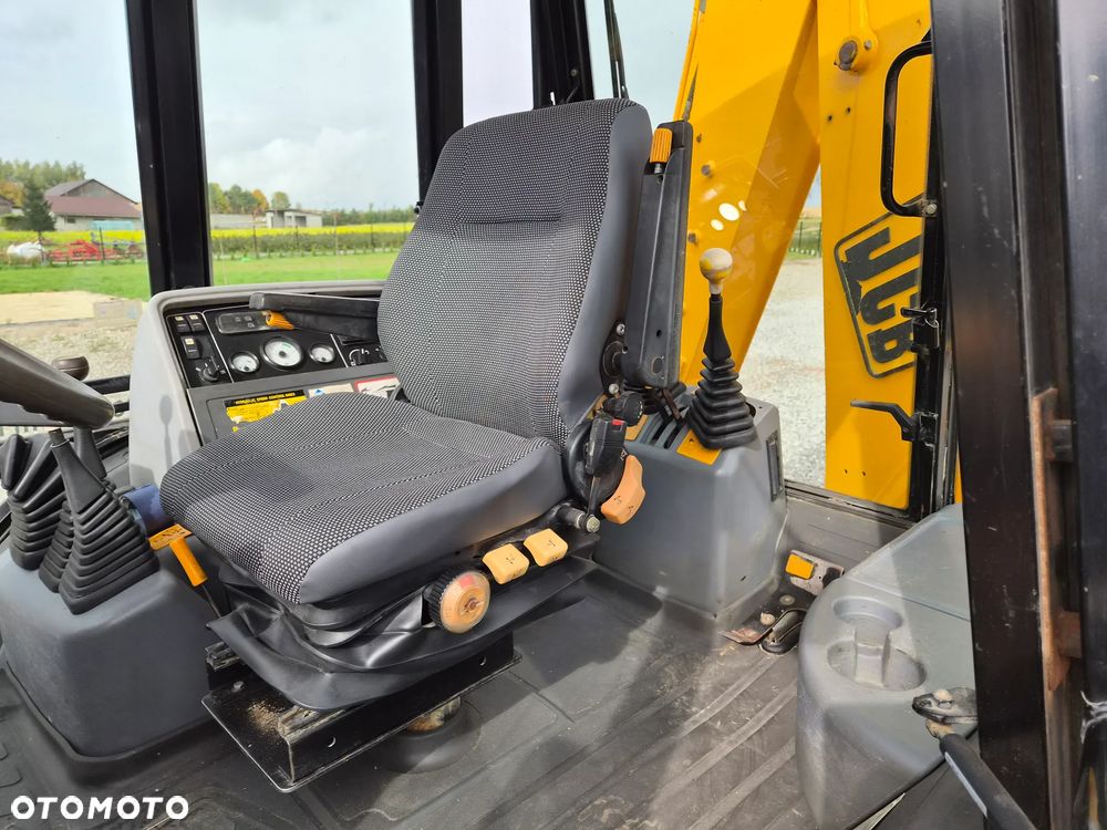 JCB 3CX - 11