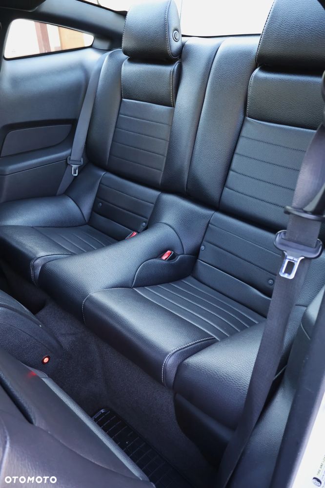 Ford Mustang 3.7 V6 Premium - 11