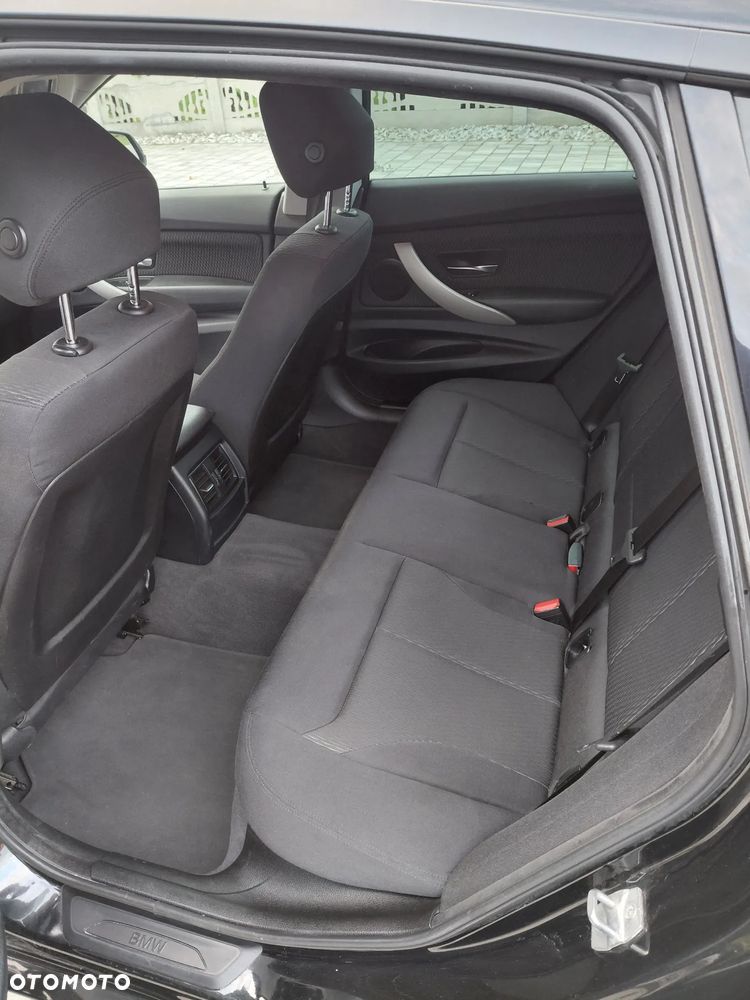 BMW 3GT 318d Business Edition - 11