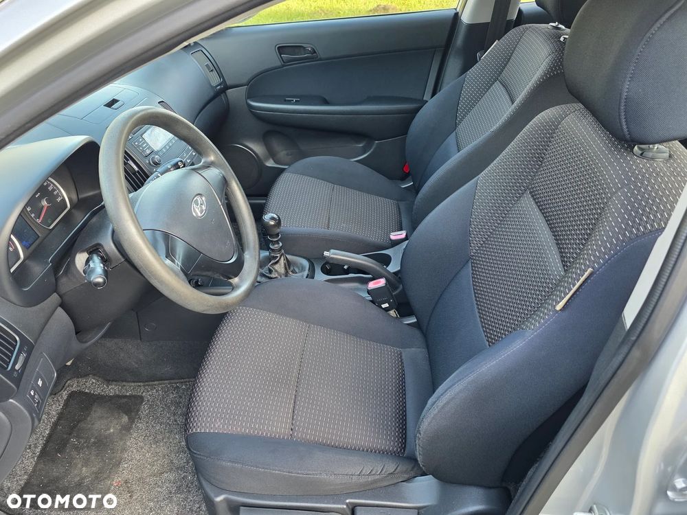 Hyundai i30 i30cw 1.6 blue Comfort - 22