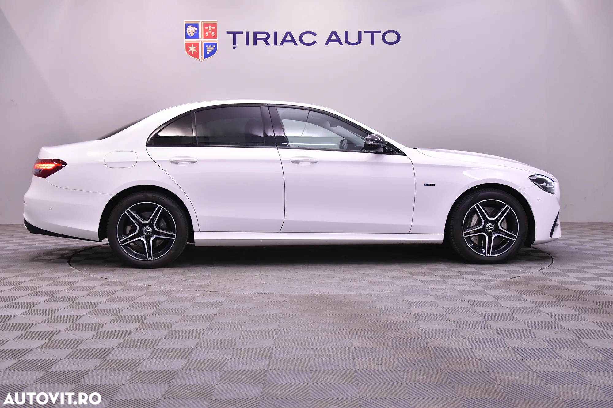 Mercedes-Benz E 300e 9G-TRONIC Edition AMG Line - 6