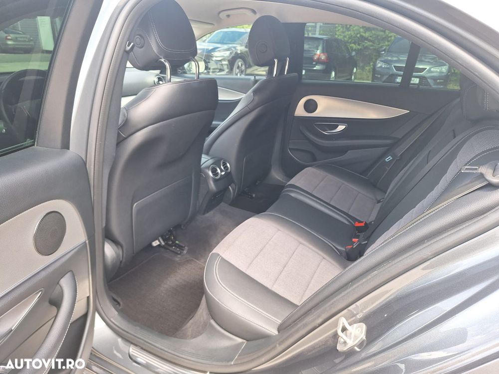 Mercedes-Benz E 220 d 4MATIC Aut. - 11