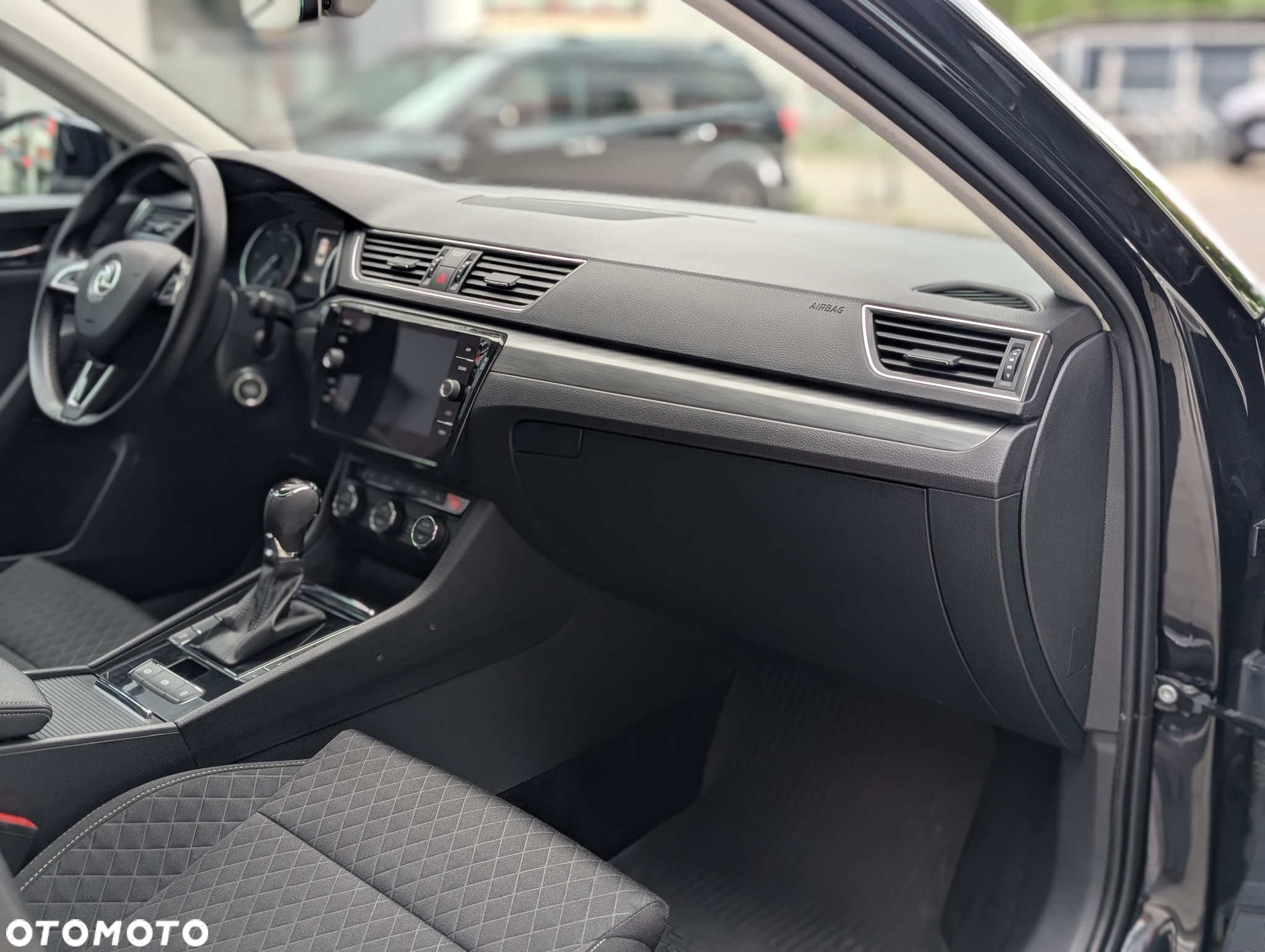 Skoda Superb 2.0 TDI Ambition DSG - 36