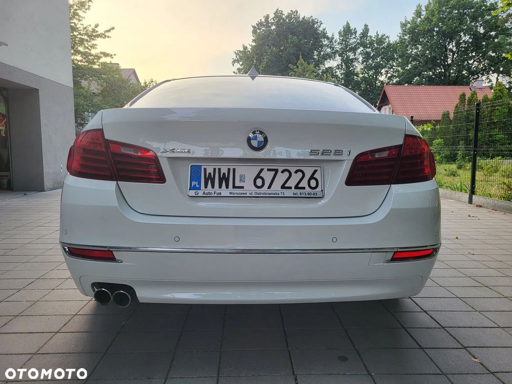 BMW Seria 5 528i xDrive Luxury Line - 5