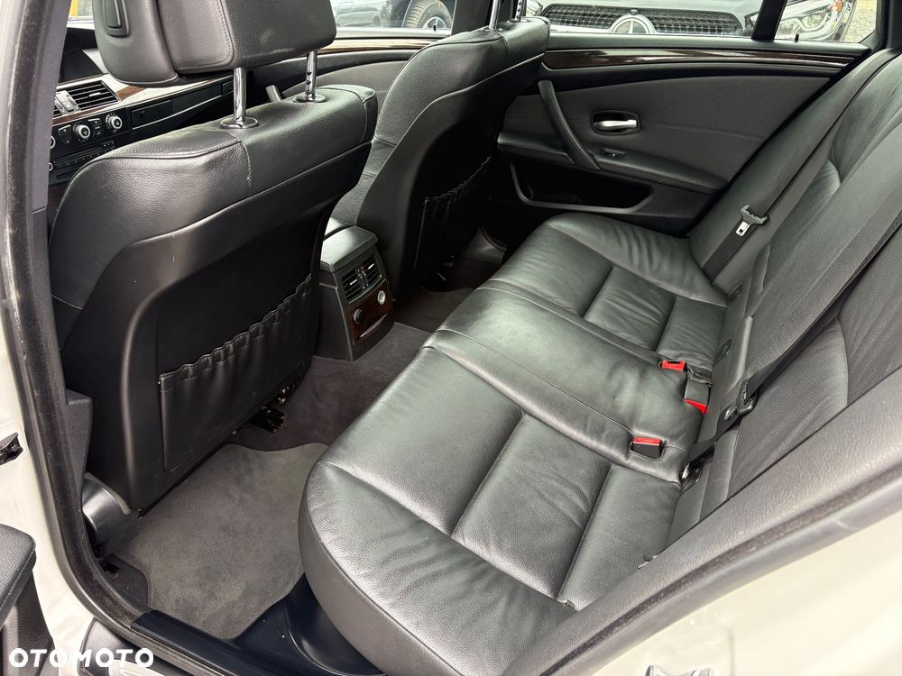 BMW Seria 5 530d Edition Sport - 6