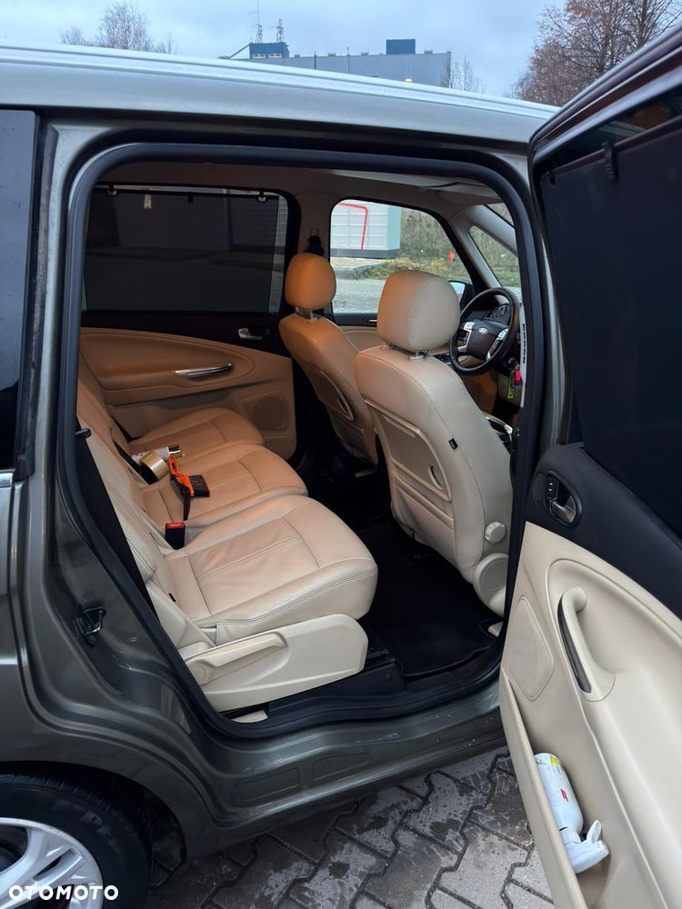 Ford Galaxy 2.0 TDCi Ghia - 24