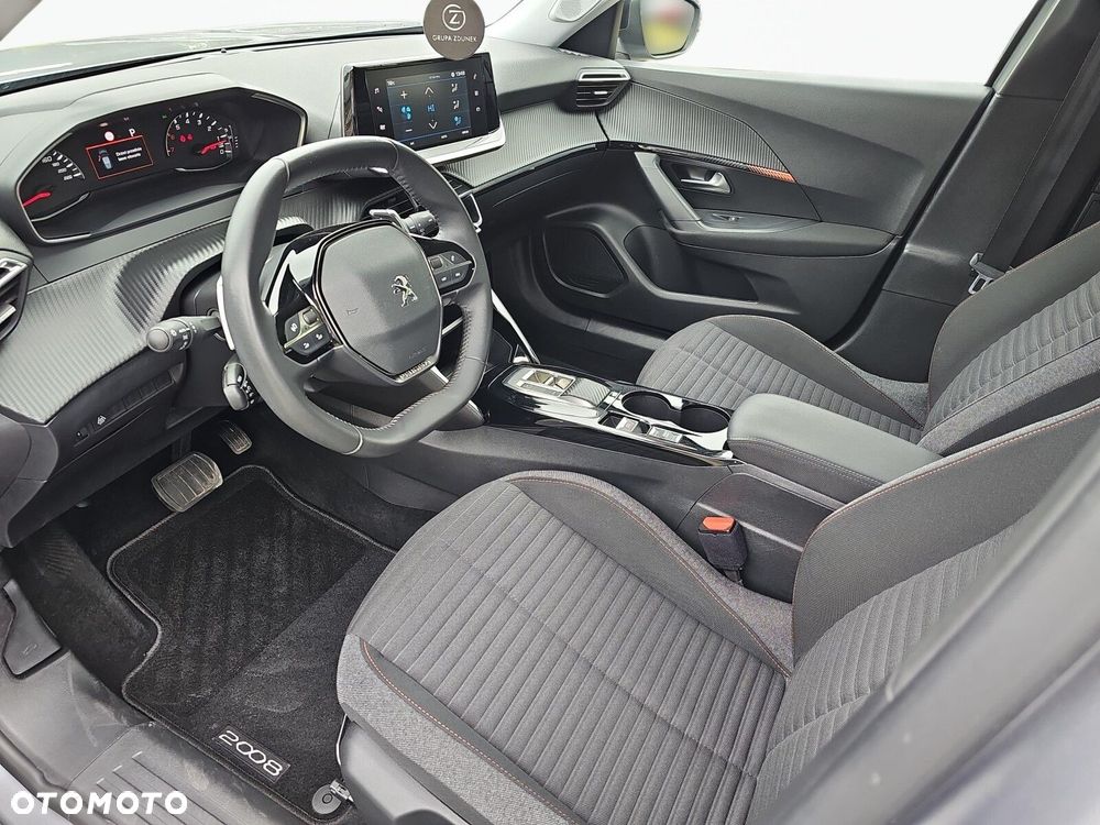 Peugeot 2008 - 11
