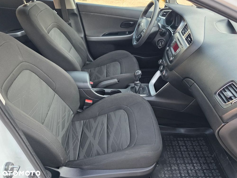 Kia Ceed 1.4 CVVT - 24