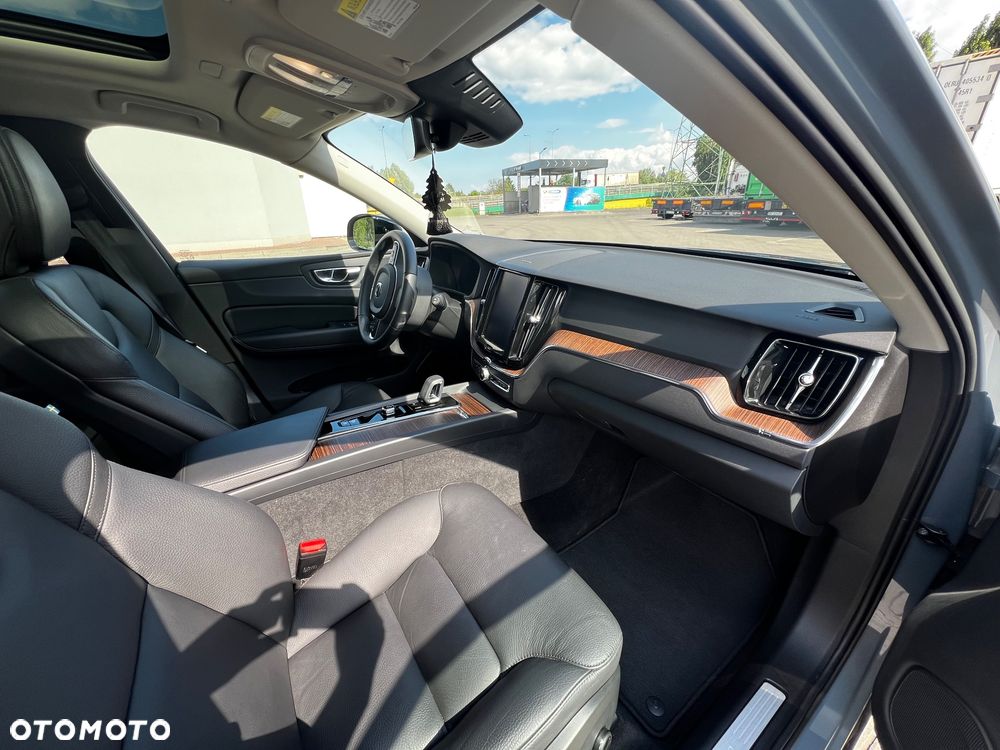 Volvo XC 60 B5 B AWD Momentum Pro - 7
