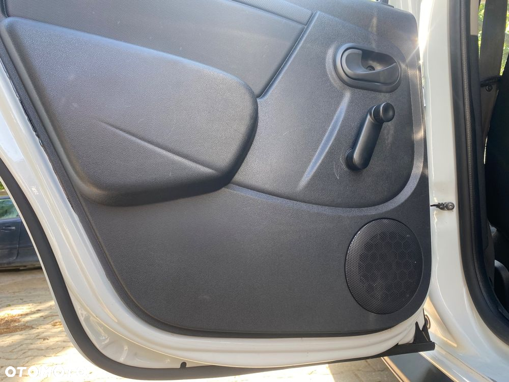 Dacia Duster 1.6 Ambiance 4x4 - 11