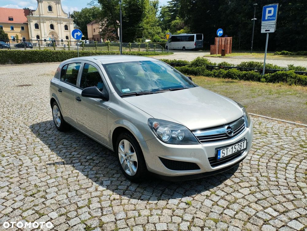 Opel Astra 1.4 Essentia - 11