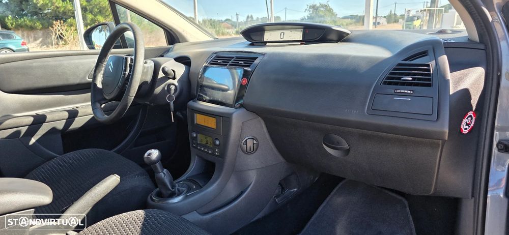 Citroën C4 1.6 HDi Exclusive - 16