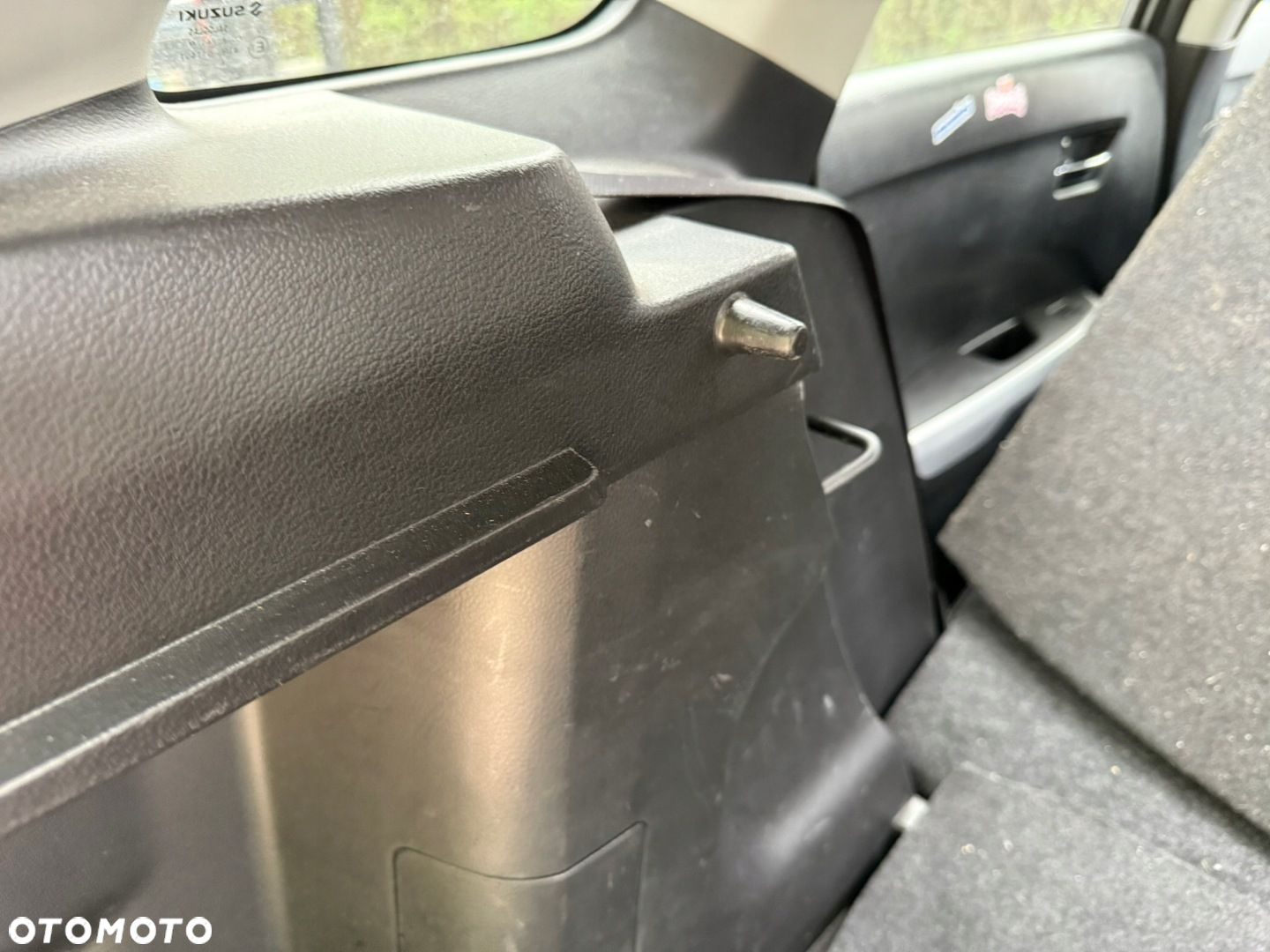 SUZUKI VITARA III BOCZEK BAGAZNIKA LEWY - 2
