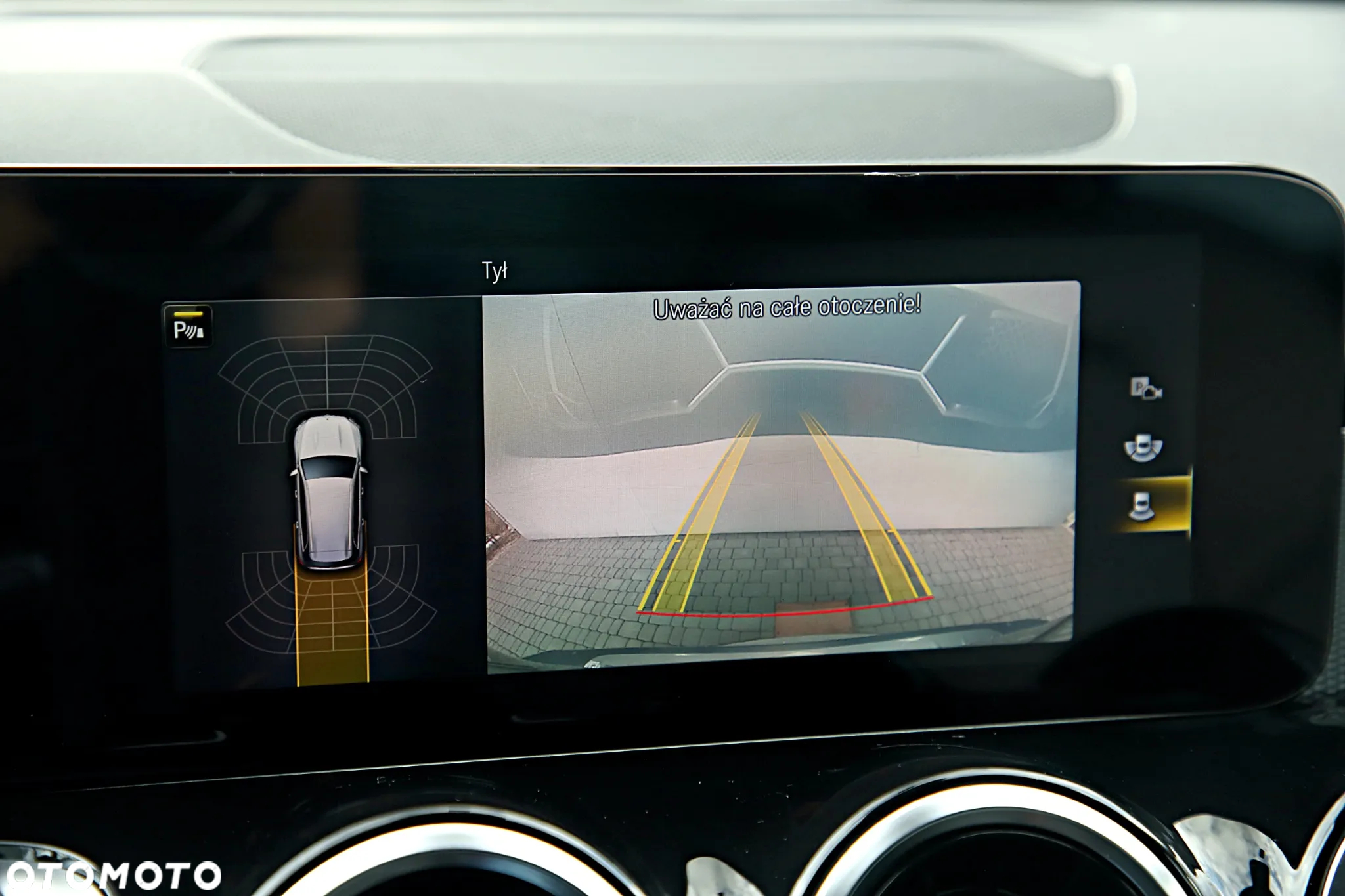 Mercedes-Benz GLB 200 7G-DCT - 30