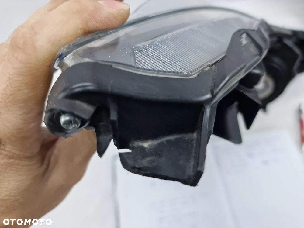 NISSAN MICRA K16 16- LEWA ZWYKŁA LAMPA PRZEDNIA PRZÓD LED , NR KOITO 100-18730 / 100-18728 , NR AUKCJI LA197 - 17