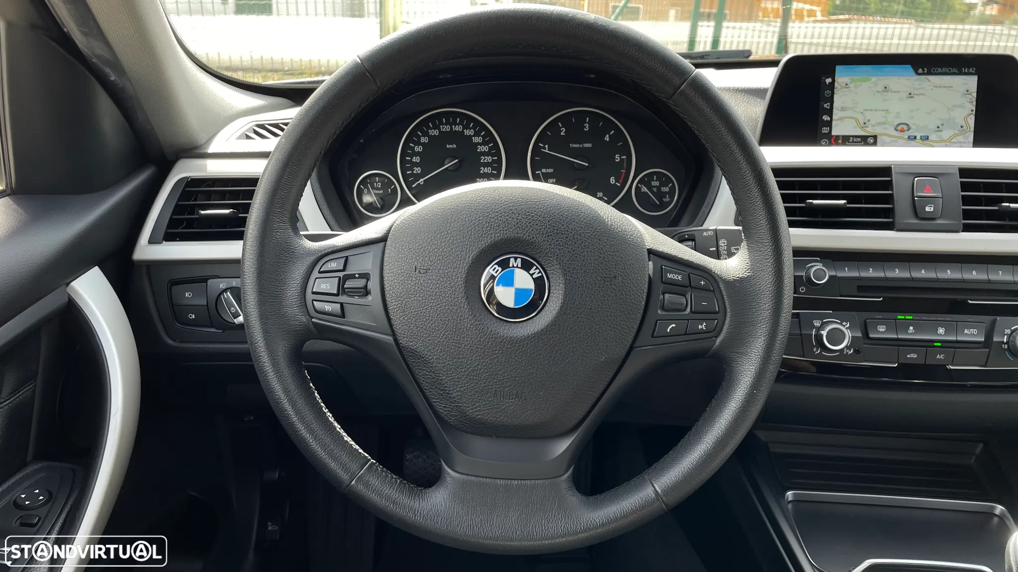 BMW 318 d Touring Advantage - 13