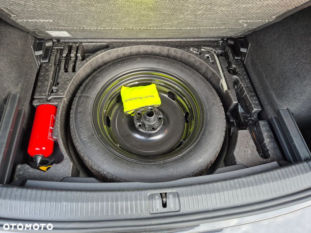 Volkswagen Tiguan - 16