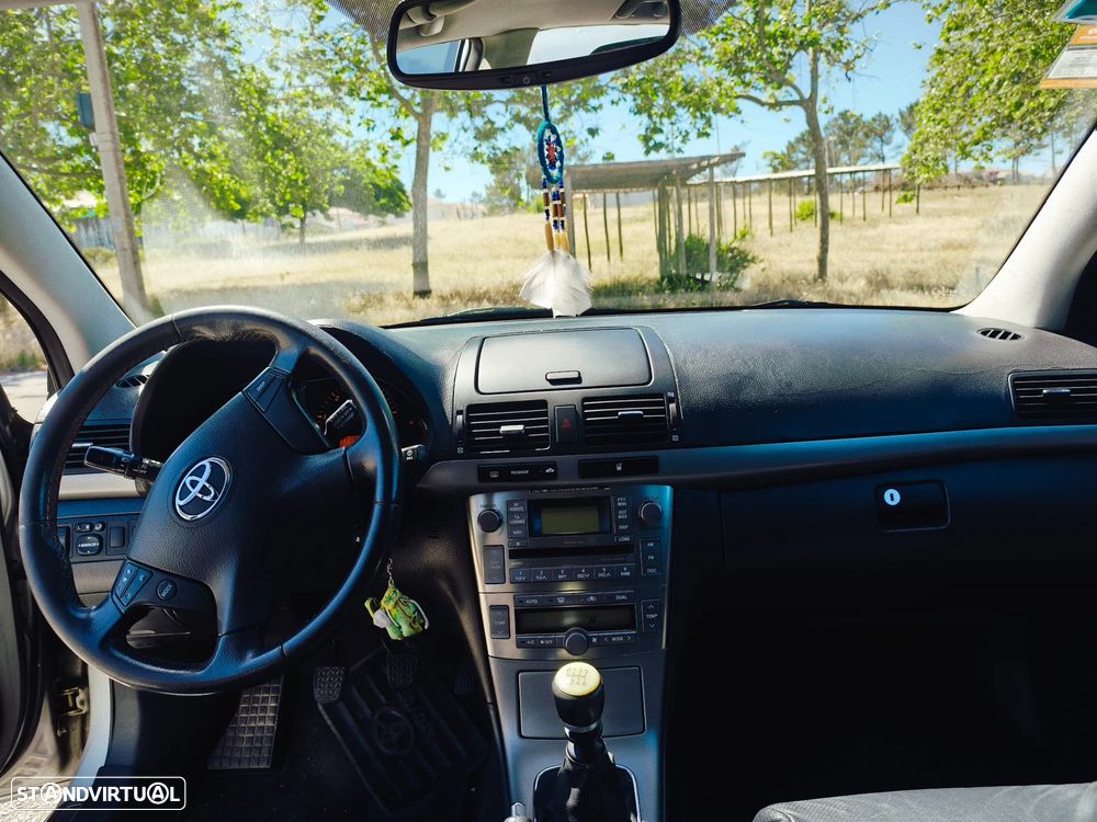 Toyota Avensis SW 2.0 D-4D - 11