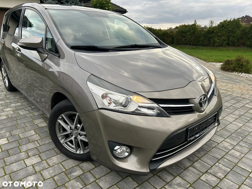 Toyota Verso 1.6 D-4D Prestige - 12