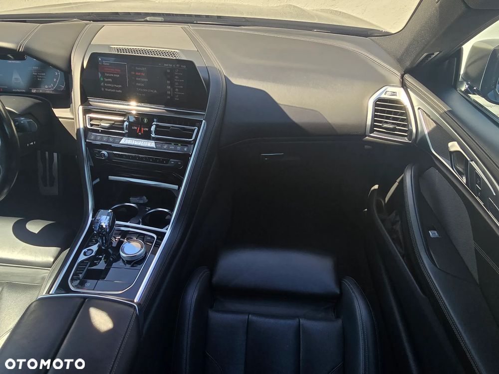 BMW Seria 8 - 14