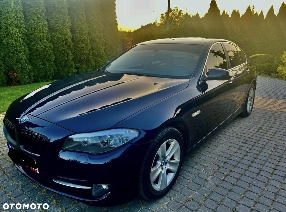 BMW Seria 5 528i xDrive Luxury Line - 1