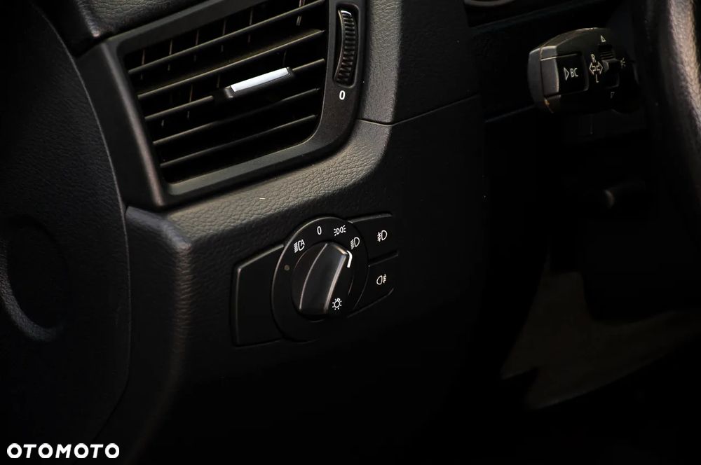 BMW X1 sDrive20d - 34