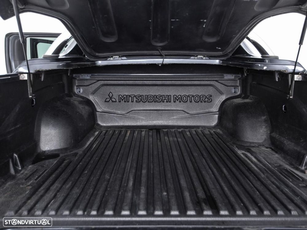 Mitsubishi L200 - 12