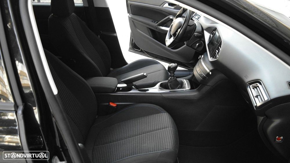 Peugeot 308 1.2 PureTech Style - 24