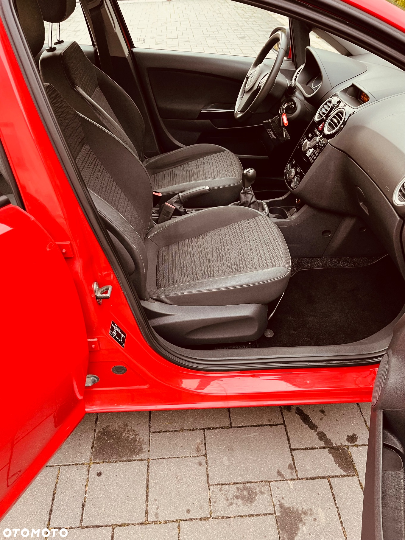 Opel Corsa 1.2 16V Edition / Active - 18
