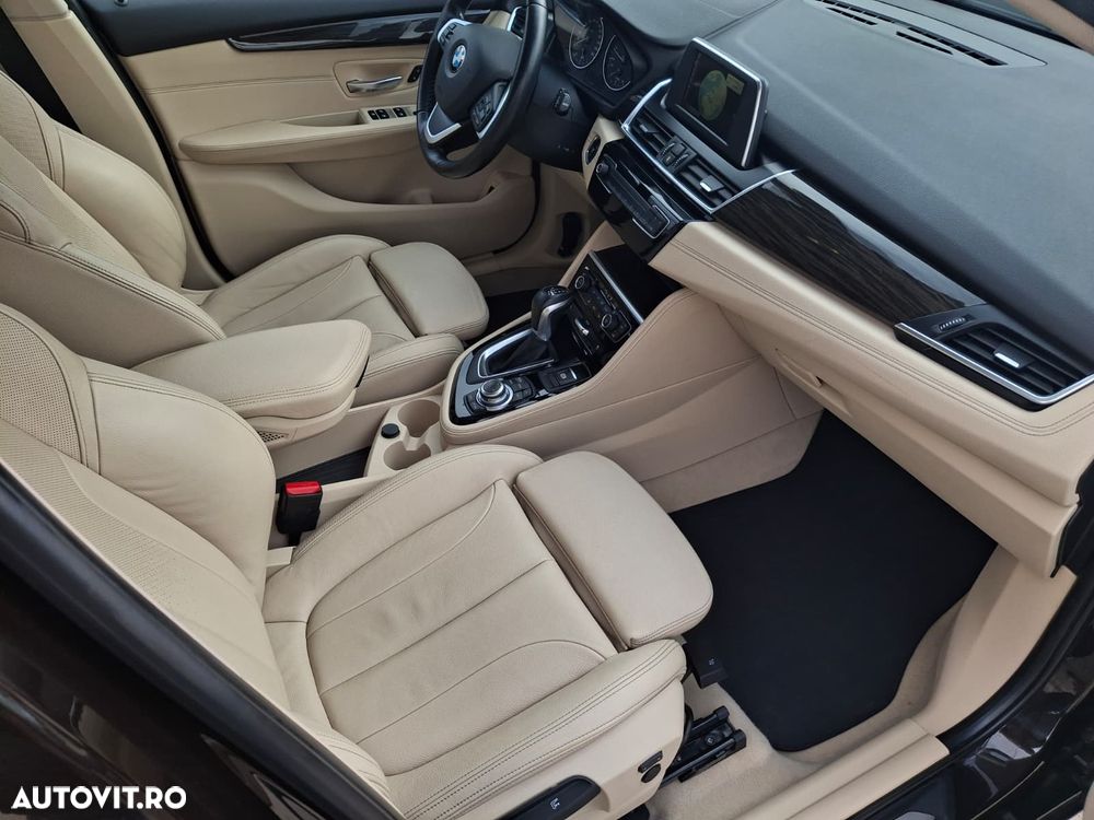 BMW Seria 2 220i AT Luxury Line - 11