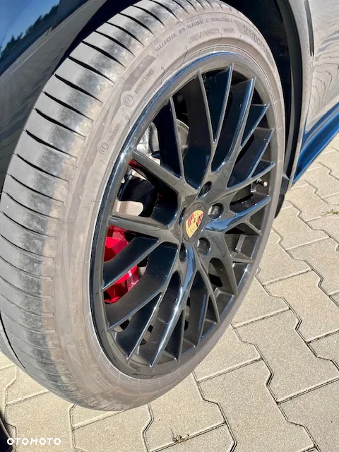 Porsche Panamera GTS GPF - 25