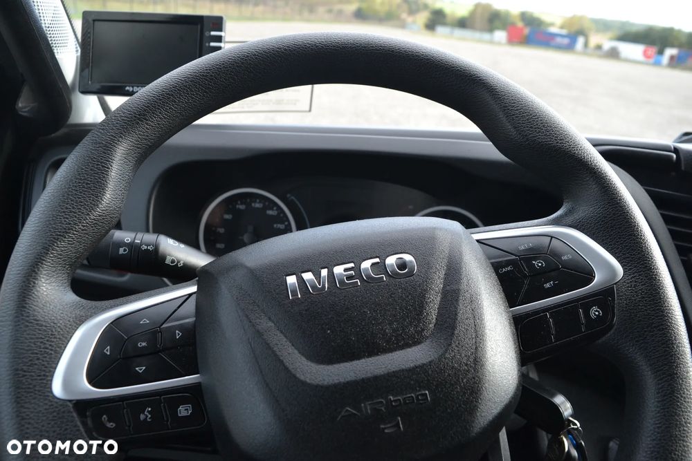 Iveco Daily 72-180 72C18 Nowy żuraw DN 4.7 Nowa Skrzynia ładunkowa 5.2 m 70C18 65C 50C 35C - 23