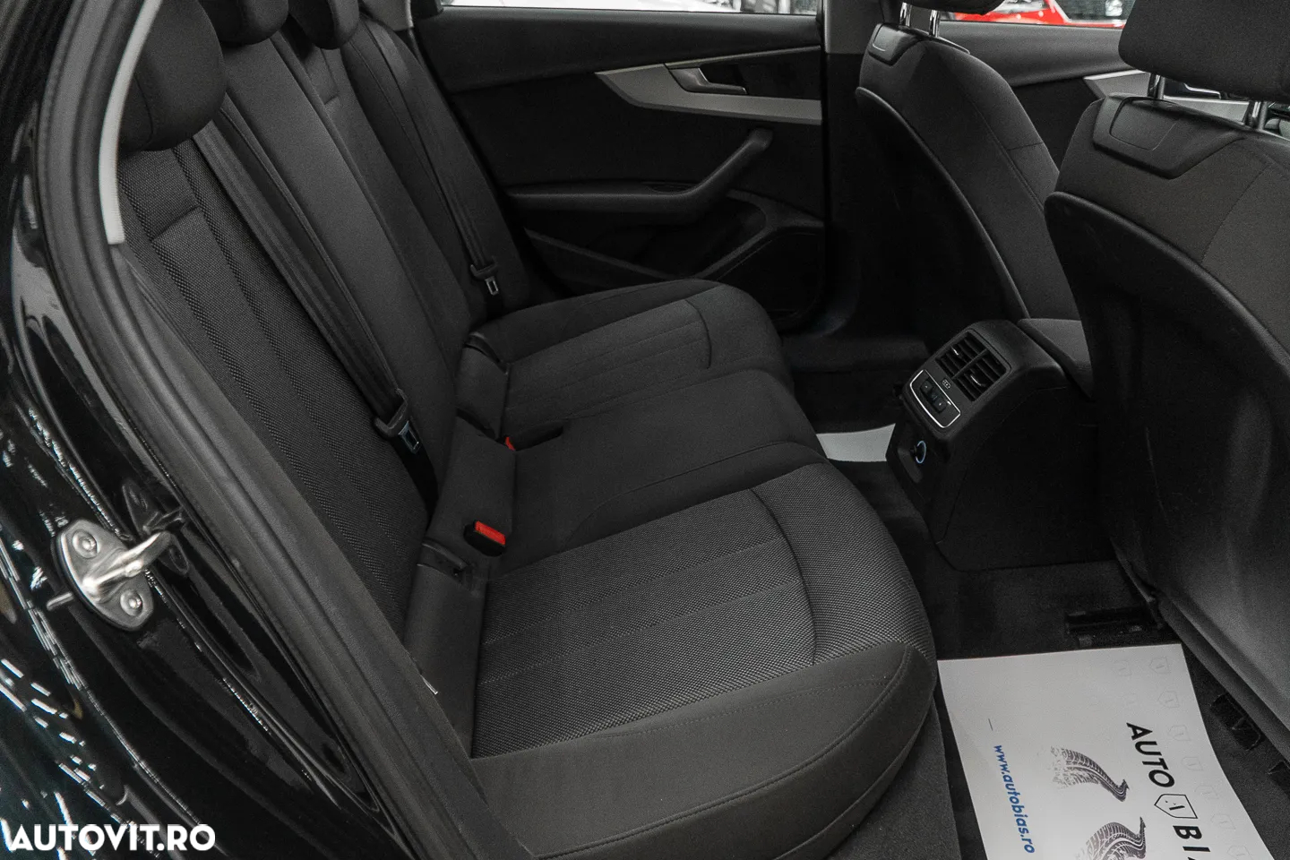 Audi A4 2.0 TDI S tronic Design - 9